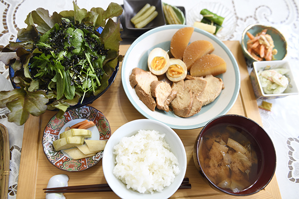 ランチは煮豚でした。丁寧に作ってあり美味しかった