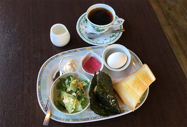 cafe ロークアットでおにぎりモーニング