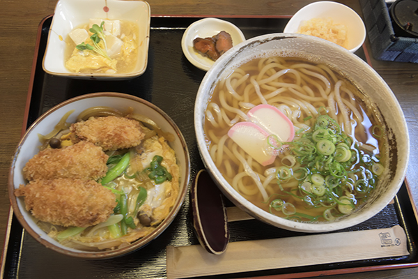 ミニカキフライ丼とうどんのセット