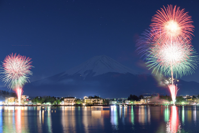 河口湖冬花火