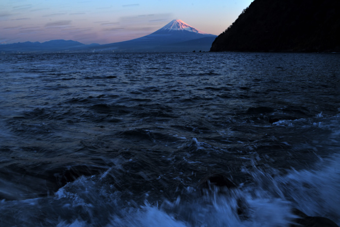 波に洗われる海岸線