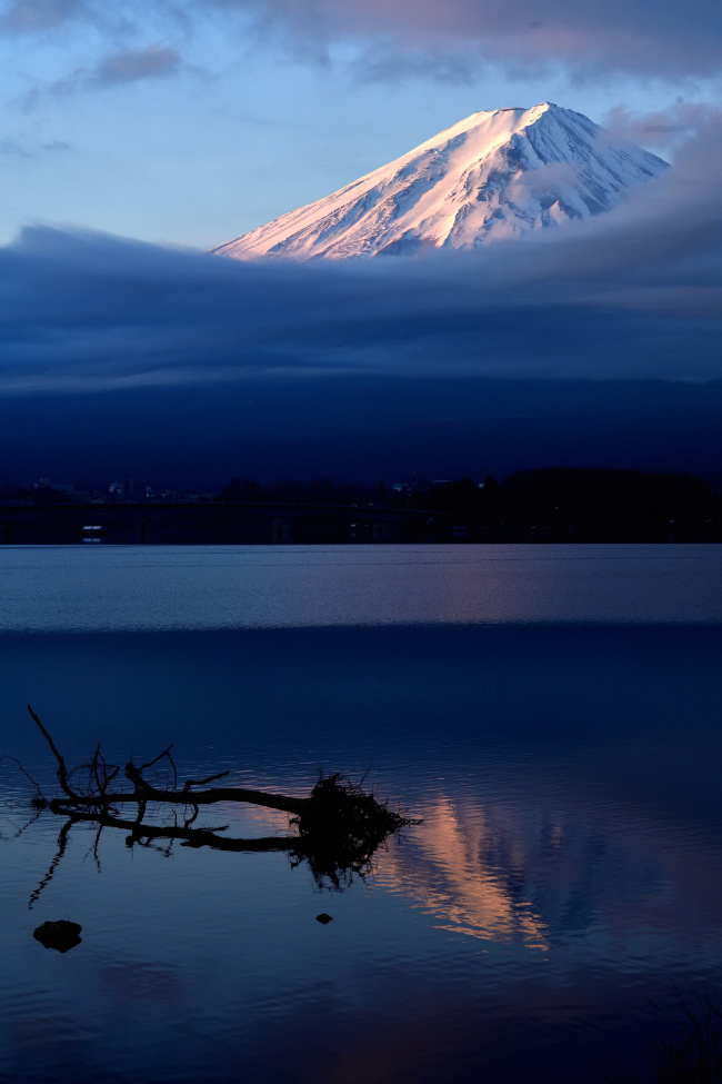 湖畔の朝