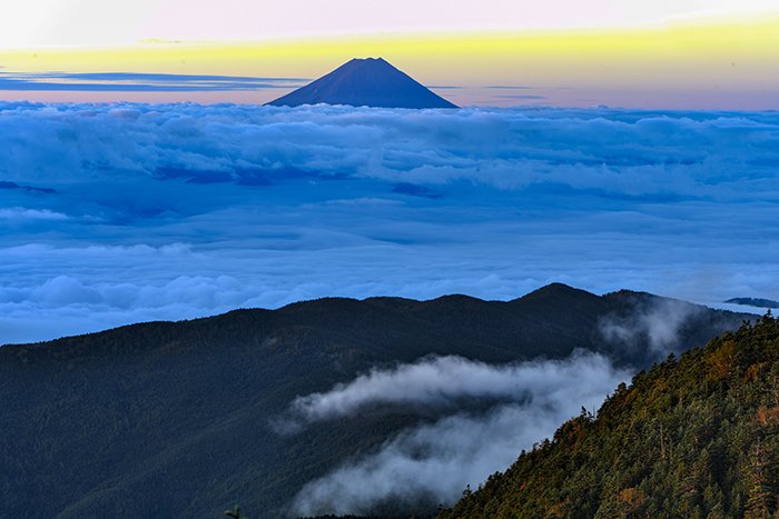 未明の富士山