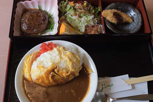 jinyaのオムカレーランチ　850円