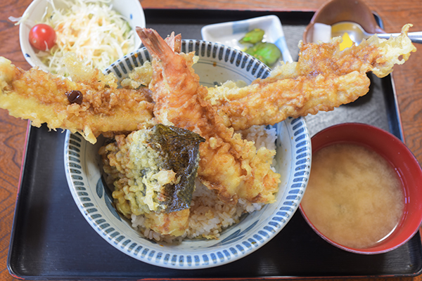 穴子と海老天丼800円