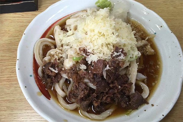 賛否、好みのわかれる富士吉田うどん