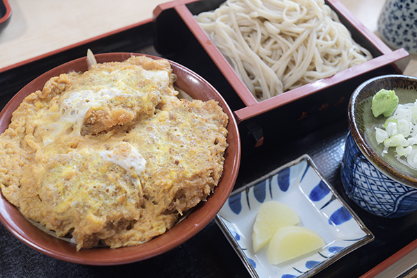 皆さんカツ丼というので、私も同調