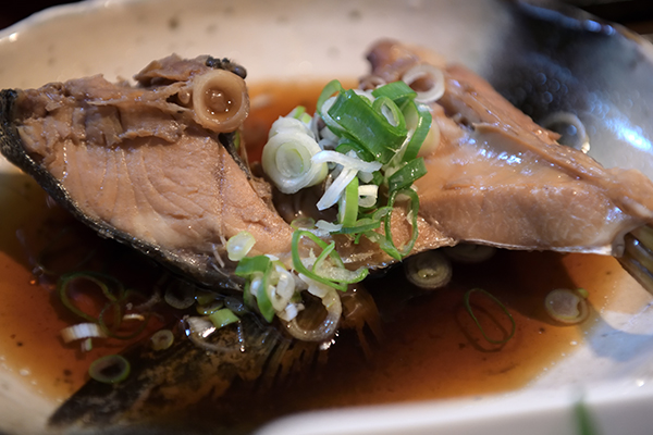 ぶりかま煮魚定食をチョイス