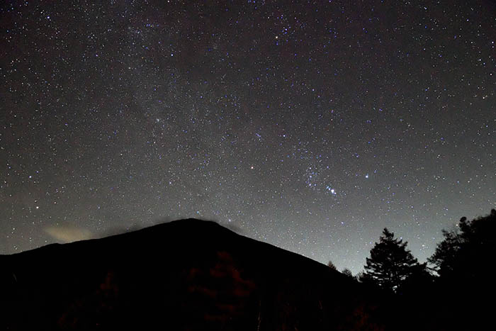 オリオン座輝く夜空