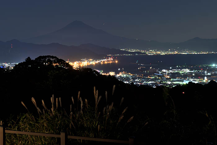 清水港夜景と富士山