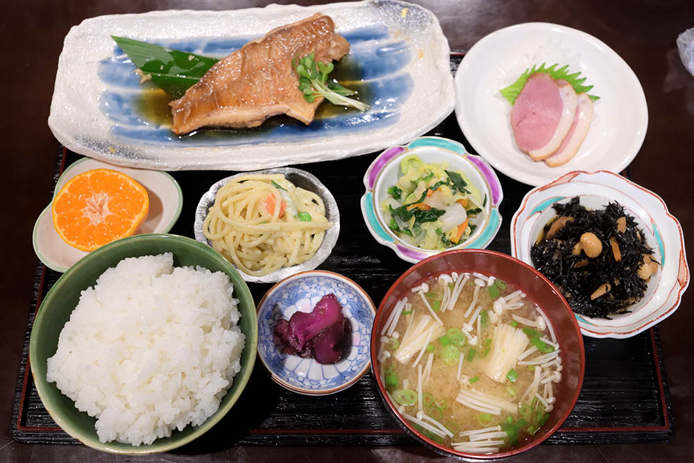 居酒屋ランチ、かめや。魚定食