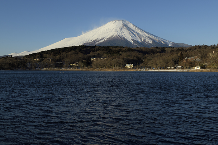 山中湖湖畔より