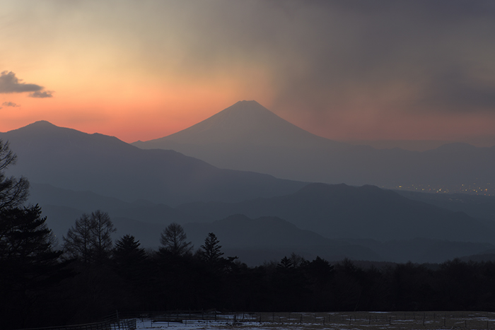 雪雲動く