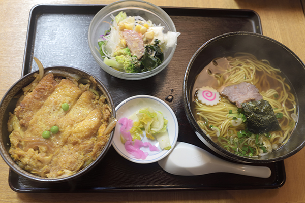 かつ丼ランチ910円