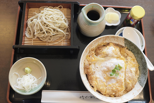 かつ丼とミニソバのセット