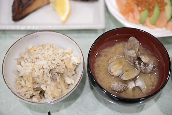 たけのこご飯、あさりみそ汁