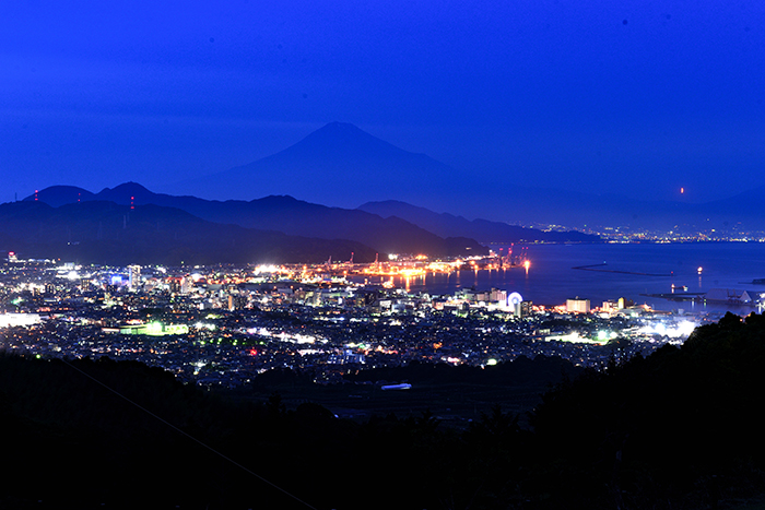 清水夜景と富士山