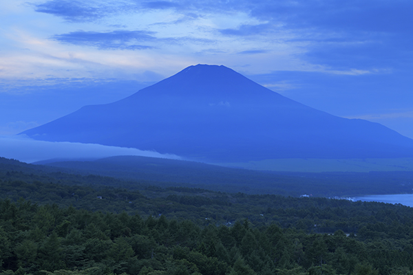 ブルーアワーと富士山