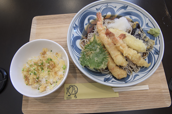 蕎麦ランチ＋たぬき丼？