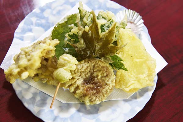 栃の実天ぷらがたいへん美味しかった