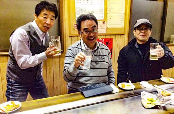 お茶屋の道原さんとお好み焼き屋宝来屋で乾杯