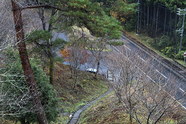 展望台を下って愛車に