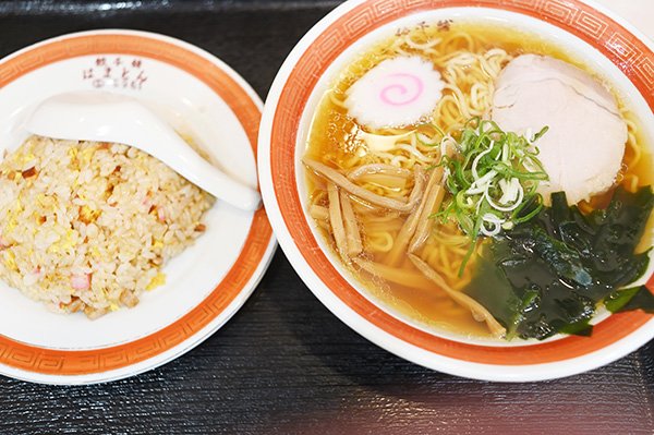 ラーメン半チャーハン