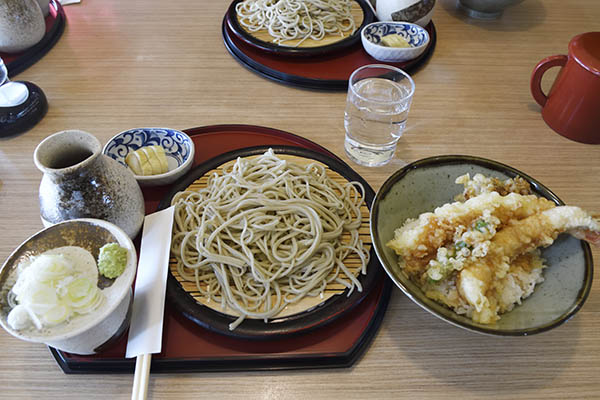 そばと天丼ランチ