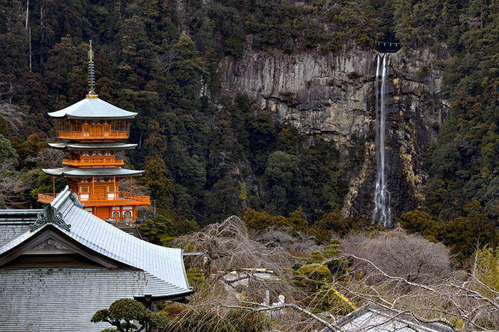 三重塔と那智の滝