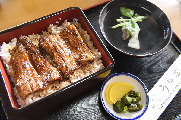 うな重1800円きも吸いつき