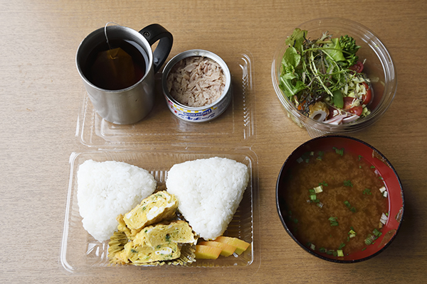 朝食のおにぎり