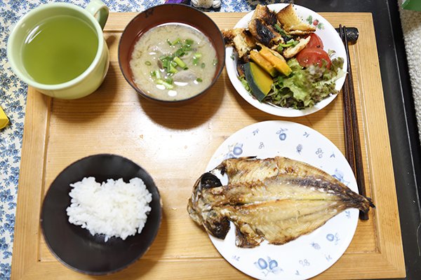 朝ご飯は干物