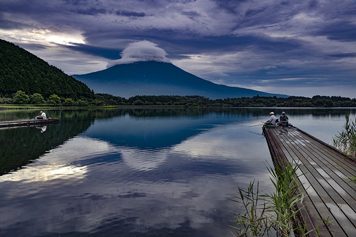 田貫湖の傘雲、つるし雲