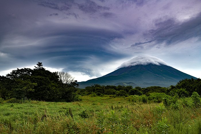 巨大吊るし雲と富士山