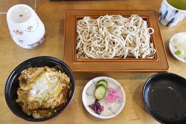 とうことでほぼ30年ぶりの蕎麦屋