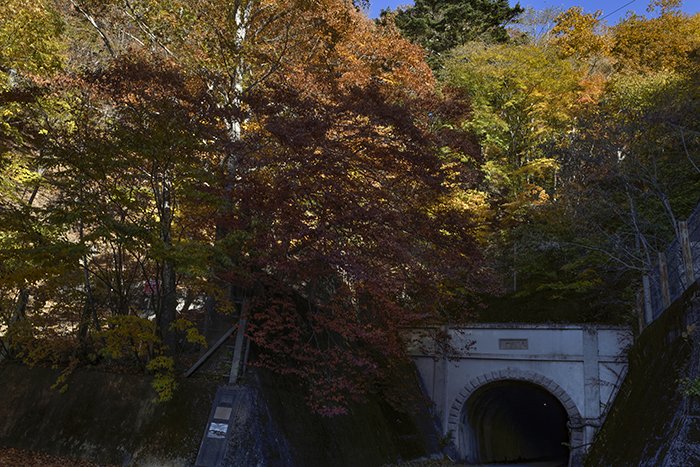 御坂峠、旧道トンネル