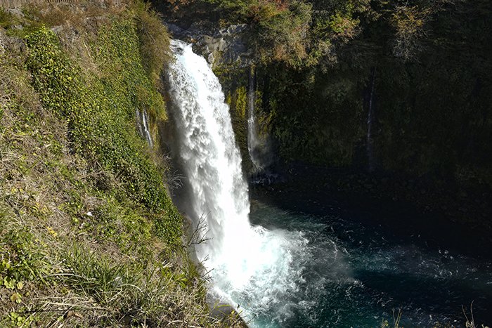 音止めの滝