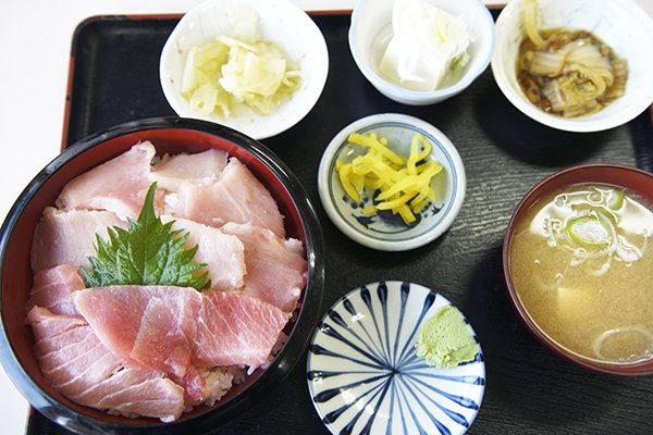 まぐろ丼1000円