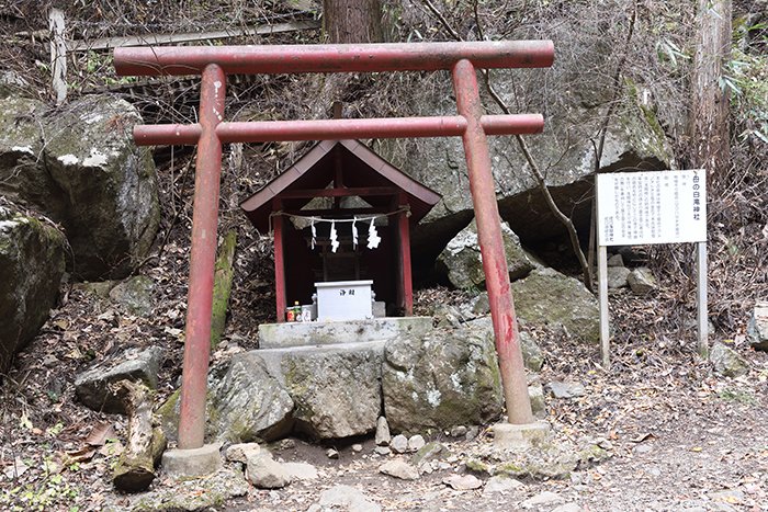 母の白滝神社