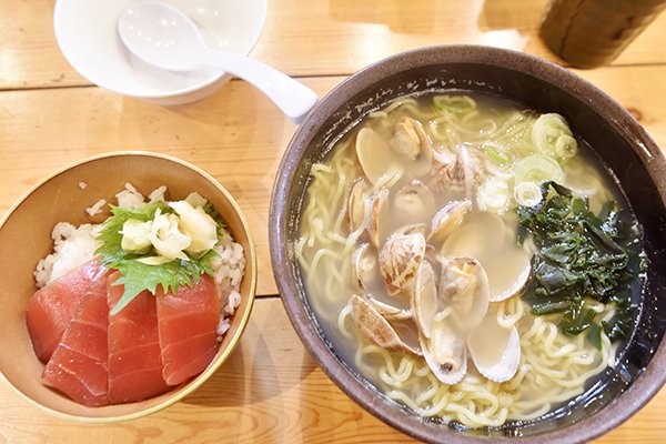 塩あさりラーメンと海鮮丼のセット