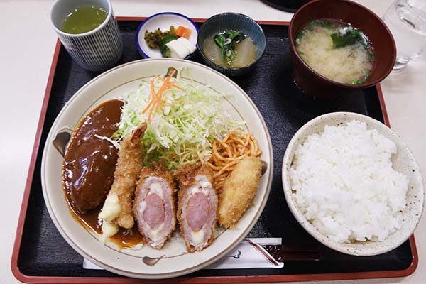 ランチ、美味で950円。人気の理由がわかりました。