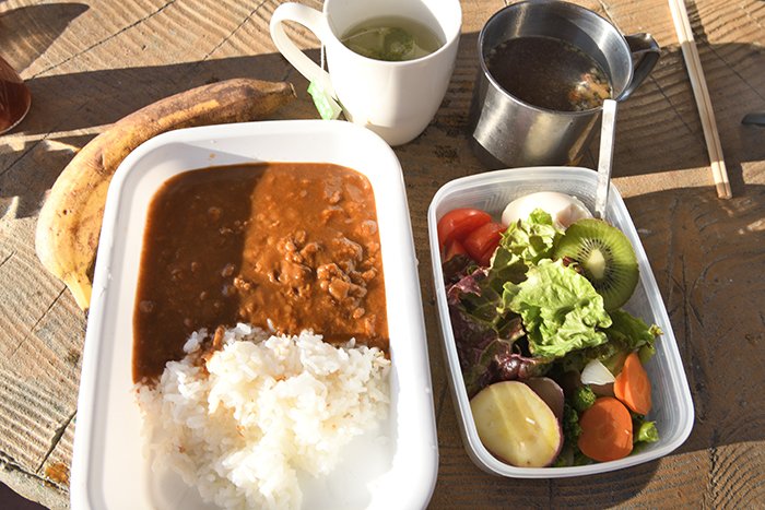 メスティンでご飯炊いてカレーを食べる