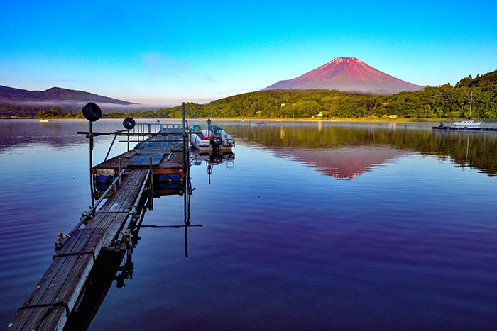 湖畔入江と赤富士