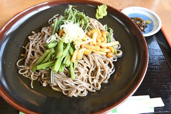 霧ケ峰高原、富士見台の山菜蕎麦