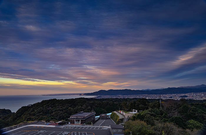 夜明けを迎える静岡市街