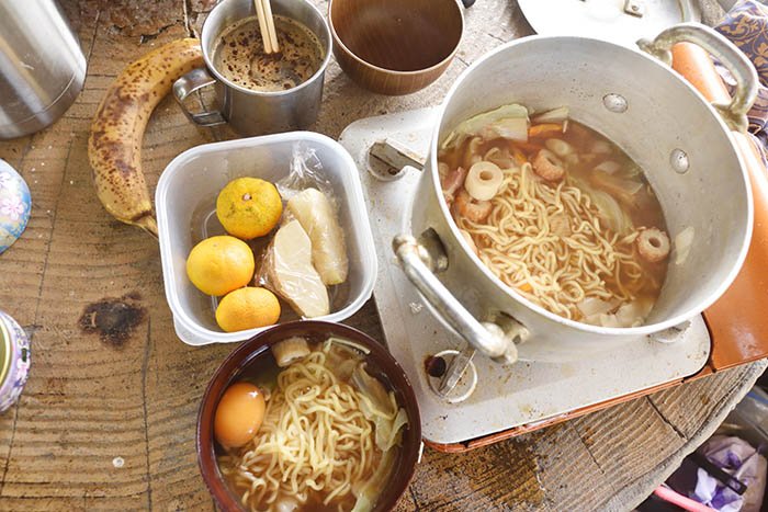 富士山出待ちでラーメンを食べる