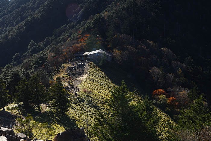 眼下にみる介山荘