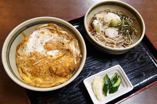 無難にかつ丼ランチ