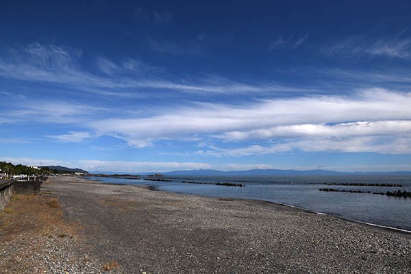 空が青く海が綺麗です