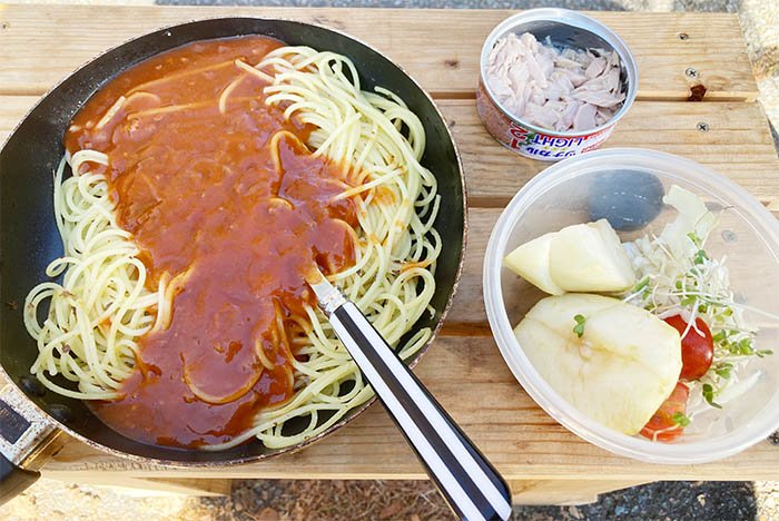 山中湖長崎親水公園駐車場でパスタを作る